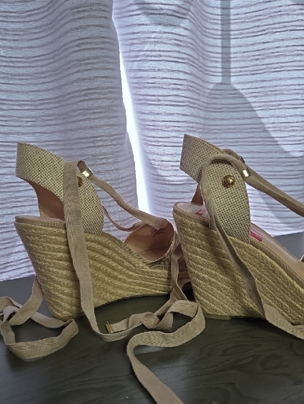 Guess Gold Lace Espadrille Wedge Sandals Size 9 - Picture 6 of 9